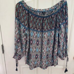 Hannah size 1xl patterned long sleeve flowy top